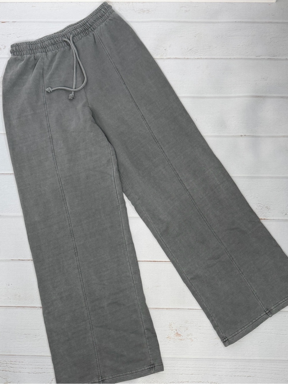 NWOT Lazy Sunday Vintage Wash Wide Leg Sweat Pants Size Medium